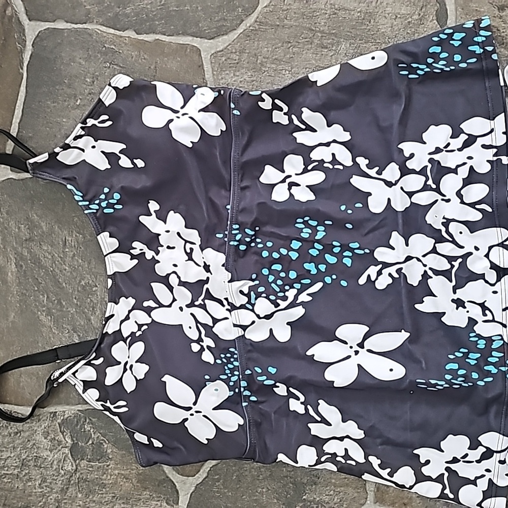 New In Bag Swimsuit, 2 piece tankini with boyshorts Size XL - Picture 3 of 12